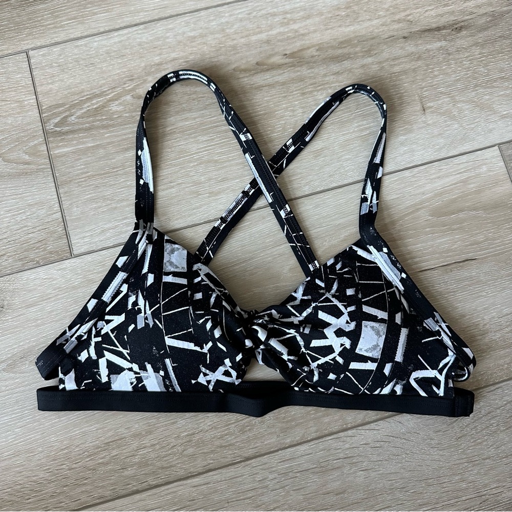Abercrombie & Fitch Black and White Strappy Bikini Top